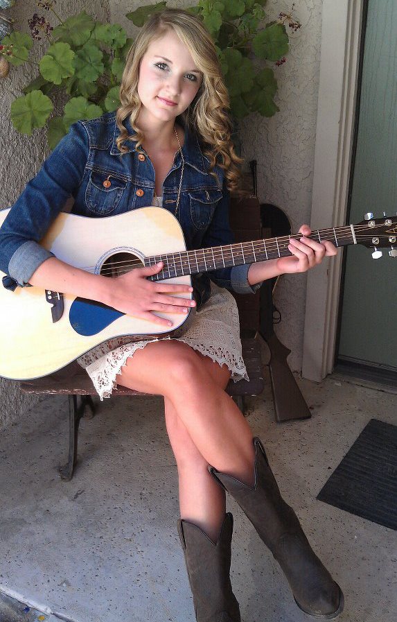 601123_322816681127149_339450360_n